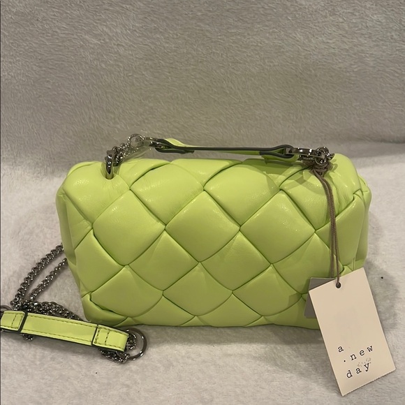 A New Day Lime Green Quilted Crossbody Bag NWT - Picture 1 of 2